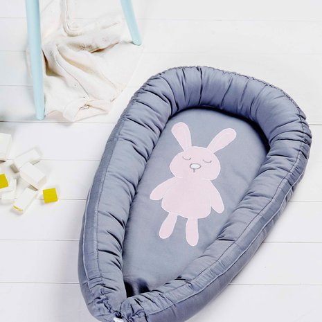 Tee itse vauvanpesä vastasyntyneelle.