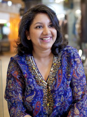 "Vaikka me intialaiset kunnioitamme perinteisiä arvoja, yhteiskunta on muuttumassa", Shefalika sanoo.