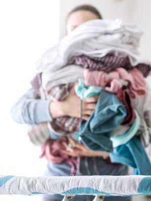 Kotonaan voi tehdä muutakin kuin kotitöitä. Siksi välillä kannattaa heittäytyä huithapeliksi.