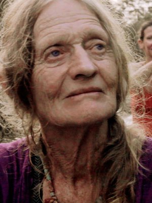 Val-äiti hylkäsi aikoinaan tyttärensä Claren. Dokumentissa he selvittävät välejään Kolumbian sademetsässä.