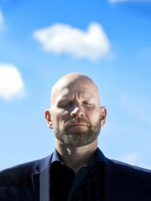 ”Uni on fysiologiaa, ja sitä ei pakene kukaan. Jos unta ei kunnioita, seurauksena on ennemmin tai myöhemmin uupumus. Jokaiselle”, Henri Tuomilehto kertoo.