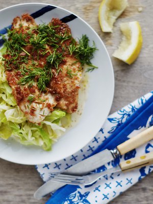 Yksinkertainen kesäruoka saa parhaan makunsa hyvästä suolasta, sitruunasta ja tuoreesta tillistä.