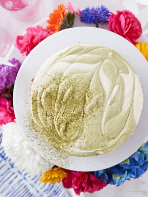 Kakun kaunis marmoroitu pinta ei kaipaa koristeita.