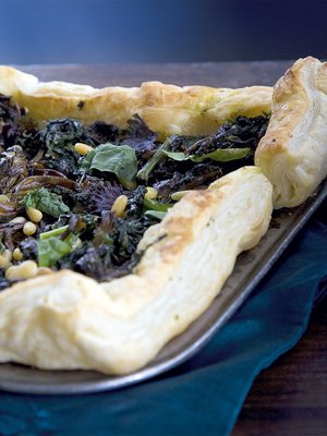 Valmis voitaikina on rapea pohja piirakalle.