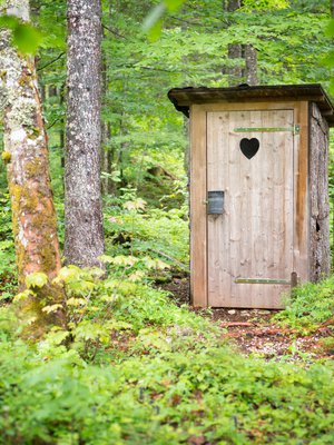  "Päätin käväistä ennen sisälle menoa pikaisesti huussissa. Neule jäi käteen, joten jatkoin neulomista... ja sytytin kynttilän", muisteli yksi KK:n lukijakyselyyn vastanneista.