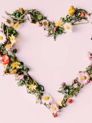 Hurraa rakkaille äideille! Viimeistään keski-iässä alamme toistaa samoja lauseita, jotka lapsena ärsyttivät eniten.