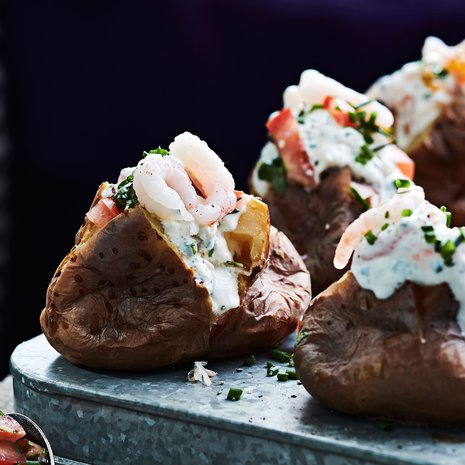 Kuka voisi vastustaa rapeakuorisia uuniperunoita?