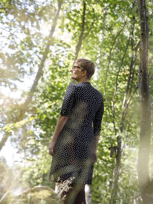 Äidin alkoholinkäyttö teki Katjan lapsuudesta epävakaan. Hän kasvoi ajattelemaan, että hänen itsensä täytyy suoriutua kaikesta täydellisesti.