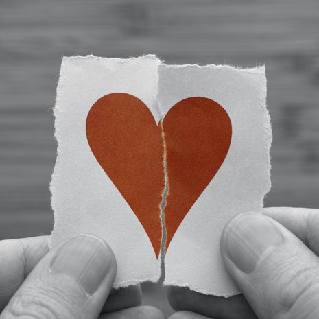 "Miehen lähdettyä keskityin vain hengittämiseen ja arjen pyörittämiseen. Ajan myötä huomasin, että olen ihan fiksu tyyppi ja monia ominaisuuksiani arvostetaan", Susanna sanoo.