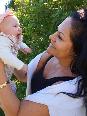 Pieni Mimmi on Maarit Jakobssonin, 54, yhdeksäs lapsenlapsi.