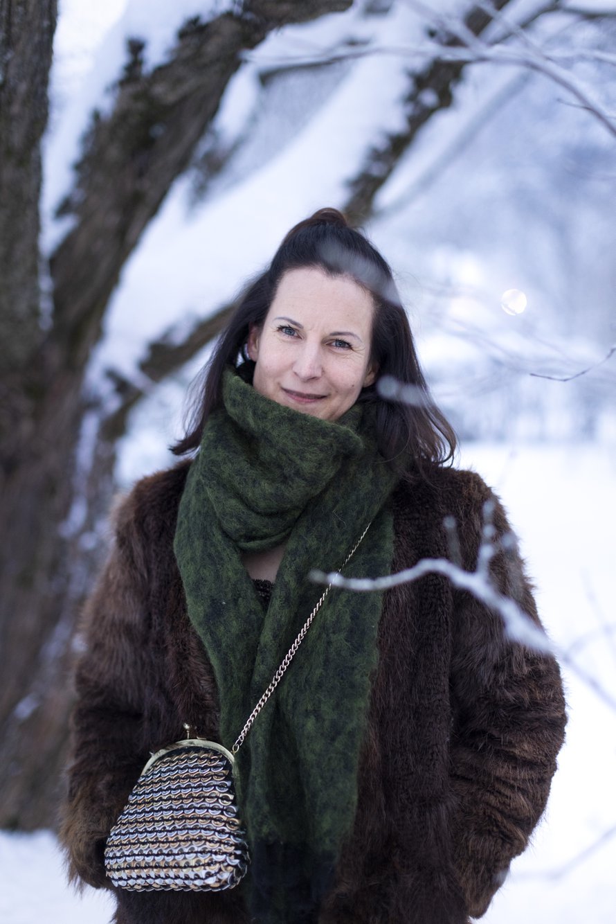 ”Mummoni sanoi, että isäni on kuin kallio ja äitini tuulispää ja että minä olen yhdistelmä heistä. Niin se varmaan on. Olen kärsimätön, mutta silti pysähdyn hetkiin”, Hannamari kertoo.