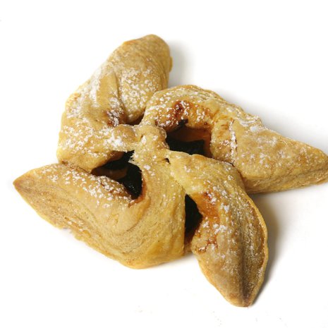 Luumuhillon (tai omenamarmeladin, suklaakonvehdin, suolaisen täytteen, vihreän kuulan tai mistä nyt pitääkin) voi laittaa joulutorttuun ainakin kahdella tapaa: sakaroiden alle tai päälle. Jotkut suosivat molempi parempi -tekniikkaa.