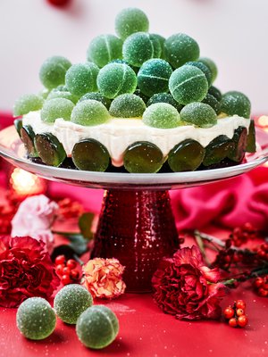 Vau! Suklainen pohja, kermainen täyte ja vihreä helmikruunu.