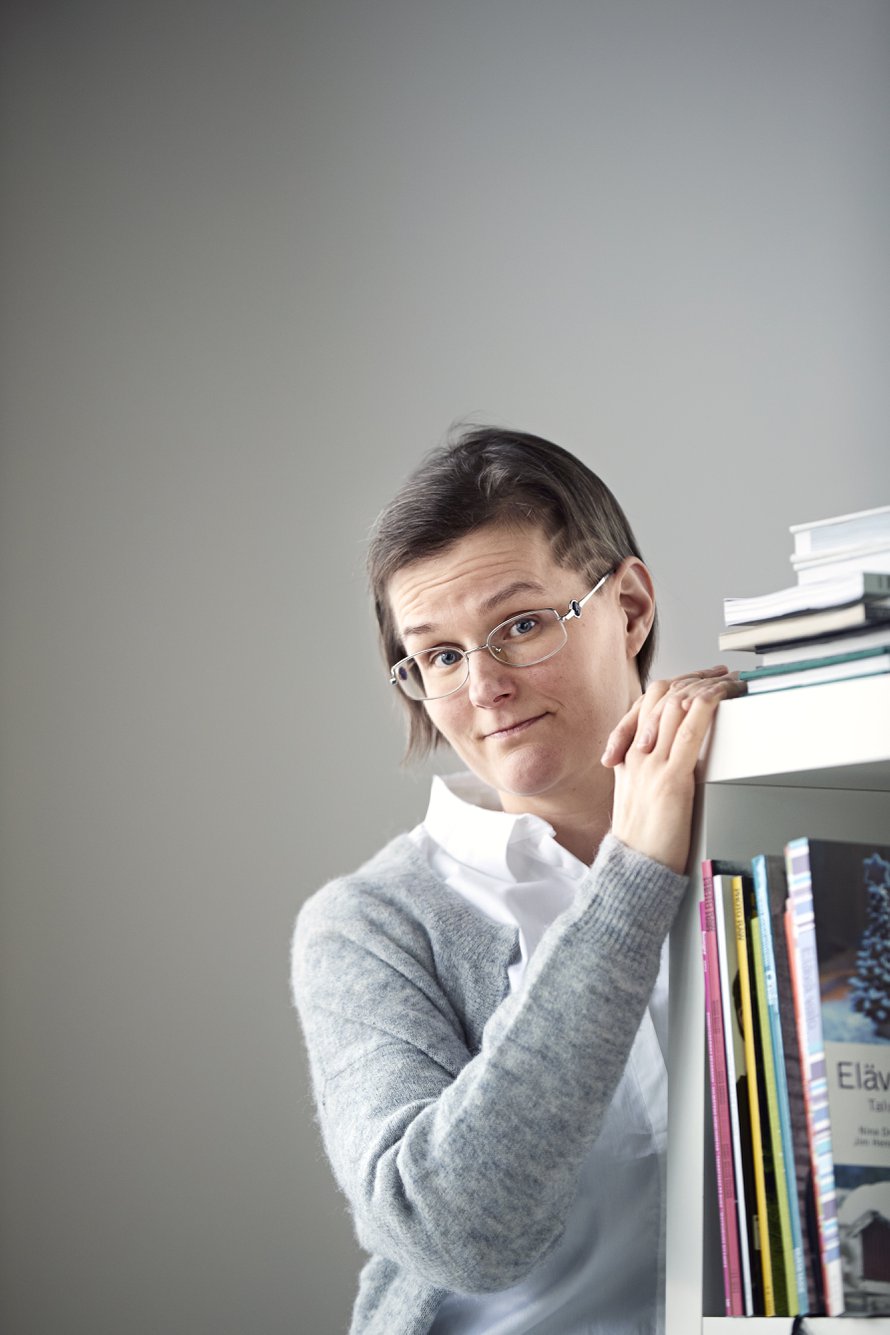 Anna vuorottelee kolumnistina näyttelijä Kai Lehtisen kanssa. 