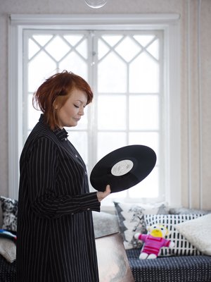 Kun hämeenlinnalainen Riikka Timonen erosi, melkein kaikki levyt päätyivät eksälle. "Nyt alan kartuttaa uudenlaista oman elämäni soittolistaa."