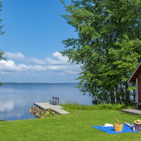 Mikähän tyyppi hän mahtaa olla? Olisiko Instagrammaaja? Ei vaikuta Puuhastelijalta.