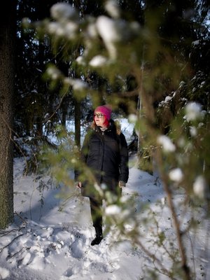 Nilla valitsi kirjailijanimekseen Nilla Kjellsdotterin isänsä Kjellin mukaan. Nillaksi häntä on kutsuttu aina Pernillan sijaan.