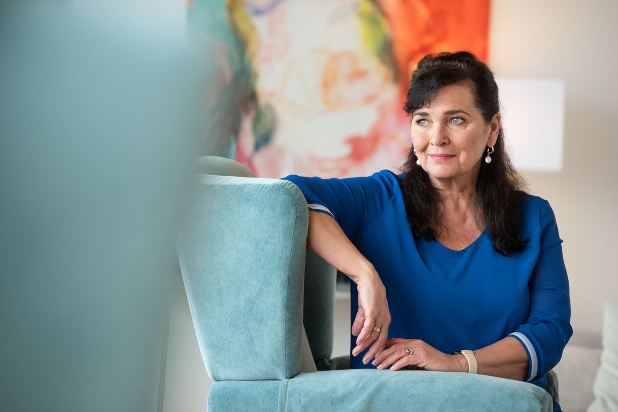 "Kestävyyttä on koeteltu, mutta äidinrakkautta ei koskaan. Ajattelen, että rakkaus lapseen vain lisääntyi kaikista niistä vaikeuksista", Marina Erhola sanoo.