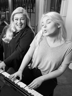 Kun Bertta aloitti pianonsoiton, Sanna itki jokaisessa musiikkiopiston konsertissa. ”Eläydyin ja olin niin ylpeä hänestä.”