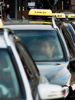 Taksinkuljettaja voi joskus olla ainoa ihminen, jolle asiakas viikon aikana puhuu.