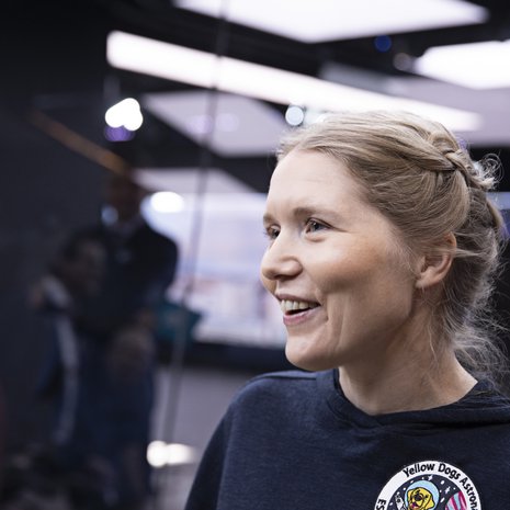 Sinin mielestä turhien pakkojen puuttuminen lapsuudessa sopi hänelle. ”Lapsuuteni oli onnellinen. En kokenut turvattomuutta.”