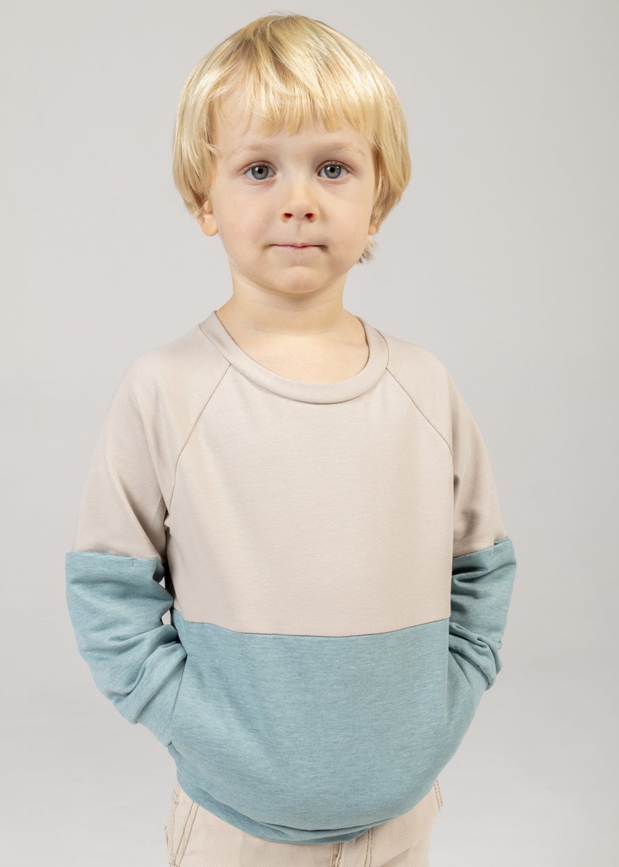 14 Pojan kaksivärinen pusero