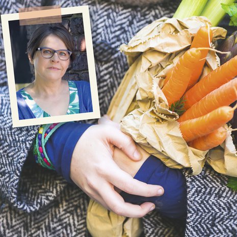 Vihannekset voi kerätä myös paperikassiin.