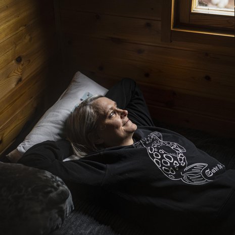 Isän suvun löytyminen oli Kirstille merkittävä asia. ”Ikiaikainen tunne ulkopuolisuudesta on väistynyt. Riitän tällaisena.”