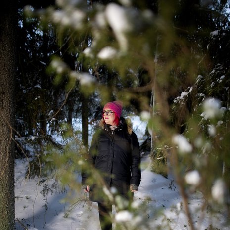 Nilla valitsi kirjailijanimekseen Nilla Kjellsdotterin isänsä Kjellin mukaan. Nillaksi häntä on kutsuttu aina Pernillan sijaan.
