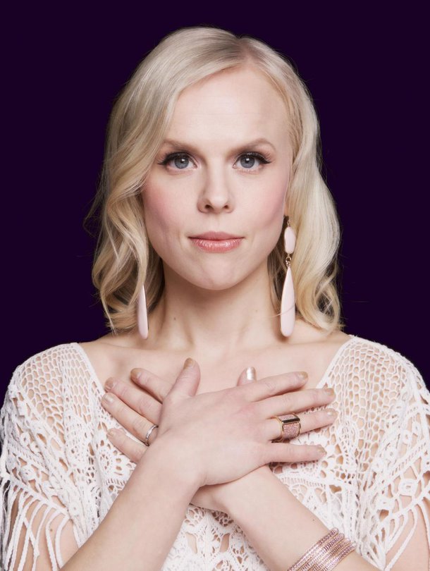 Jazzlaulaja Aili Ikonen esiintyy Keski-Pohjanmaan konservatoriossa Kokkolassa 12.12. sekä Jyväskylä sinfonian, Aili Ikosen ja Osmo Ikosen yhteisessä joulukonsertissa Jyväskylän teatteritalossa 14.12.
