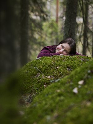 Maailmantilanteen myllerrykset ovat antaneet Helenalle lisäsyitä varautumiseen, mutta pelkäämään ne eivät ole häntä saaneet. ”Mitä enemmän tiedän, sitä vähemmän olen huolissani.”