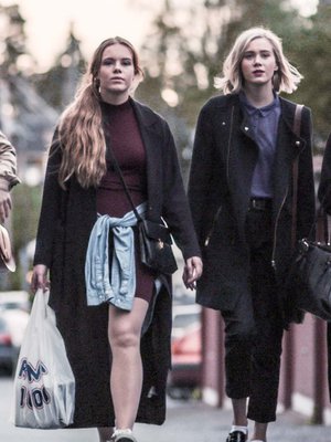 Skam on nähtävissä Yle Areenassa. Sitä on katsottu sieltä jo neljä miljoonaa kertaa.