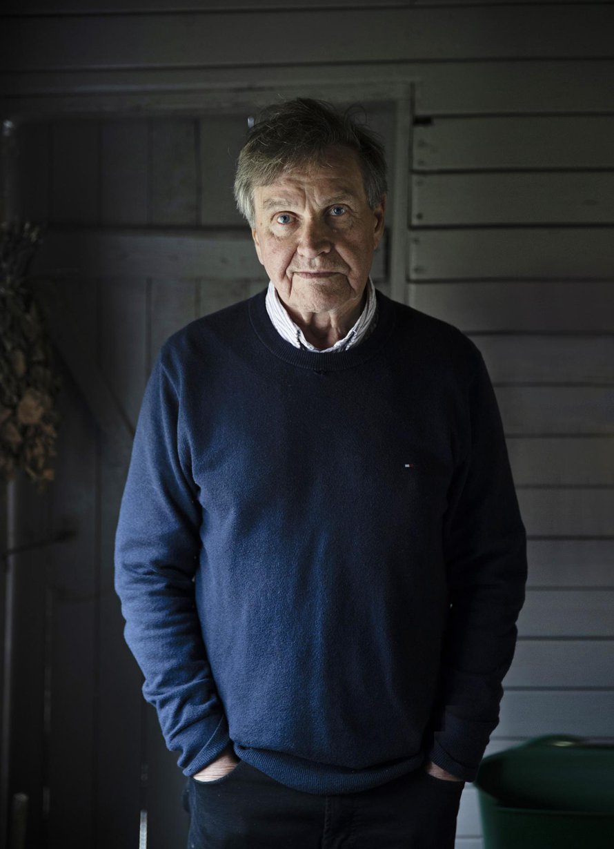 ”Olisinpa nuorena tiennyt, että joskus vielä pidän siitä, mikä olen, keskeneräisestä kokonaisuudesta. Silloin se ei tuntunut mitenkään mahdolliselta. Siis ei mitenkään. Surullista.”