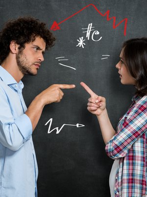 Riidellessä on joskus hyvä ottaa aikalisä ja palata asiaan, kun on rauhoituttu, sanoo pari- ja perheterapeutti Nona Avellan.