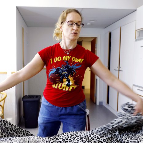 Työnantaja Rinnekodissa hyväksyi Salinan rakkaan työpaidan. Teen stunttini itse, siinä sanotaan.