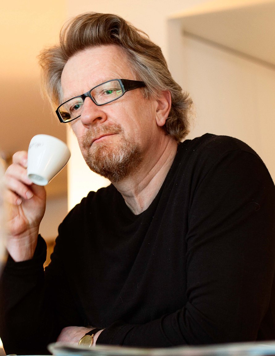 Kari Enqvistin mukaan uskonto ei vastaa mihinkään ihmiskunnan suurista kysymyksistä. Se vain antaa uskovalle tunteen, että niihin on vastattu.