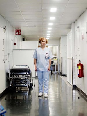 Marianne Byström, 41, työskentelee apulaisosastonhoitajana Turun yliopistollisen sairaalan naistentautien poliklinikalla. Perheeseen kuuluvat puoliso sekä 18-, 14- ja 11-vuotiaat lapset.