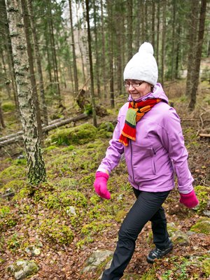 Seija Kiviranta harrastaa hyötyliikuntaa. ”Talviuintipaikalle on kotoani kuuden kilometrin matka, jonka kuljen pyörällä. Aina sitä  joku ihmettelee.”