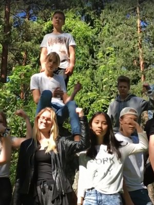 Meissä on voimaa! Korsolaiset nuoret rohkaisevat ikätovereitaan puhumaan liiallisesta alkoholinkäytöstä kotona.