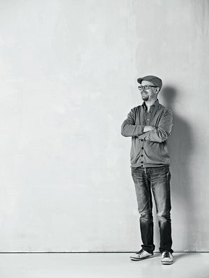 Jussi Kinnunen, 53, on päihdeterapeutti, seksuaalineuvoja ja muusikko, joka rakastaa scifi-kirjallisuutta. Hän soittaa Veljekset Kinnunen -orkesterissa ja hänellä on terapeutin vastaanotto Helsingissä Eiran sairaalassa.