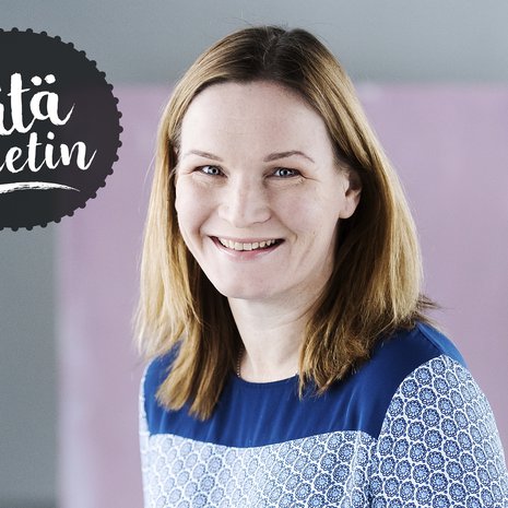 Kodin Kuvalehden tuottaja-toimittaja Ulla Ahvenniemi keksii monta syytä, miksi haluaa katsoa telkkaria samalla tavalla kuin omassa lapsuudessaan.