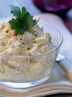 Juuriselleristä ja sienistä saa hyvän lisäkkeen lihalle.