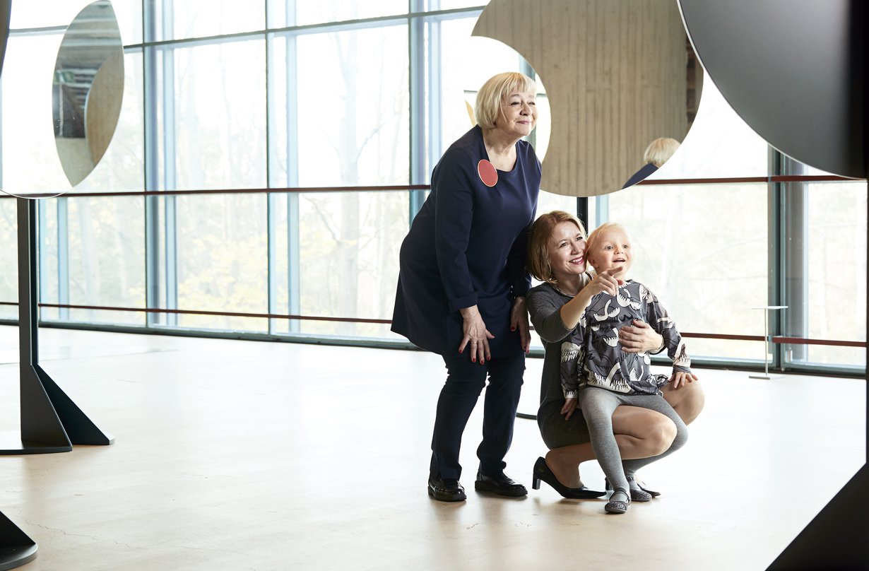 Helena Pahlman, Christina Pahlman-Roivainen ja Cecilia Roivainen käyvät usein Espoon modernin taiteen museossa Emmassa.