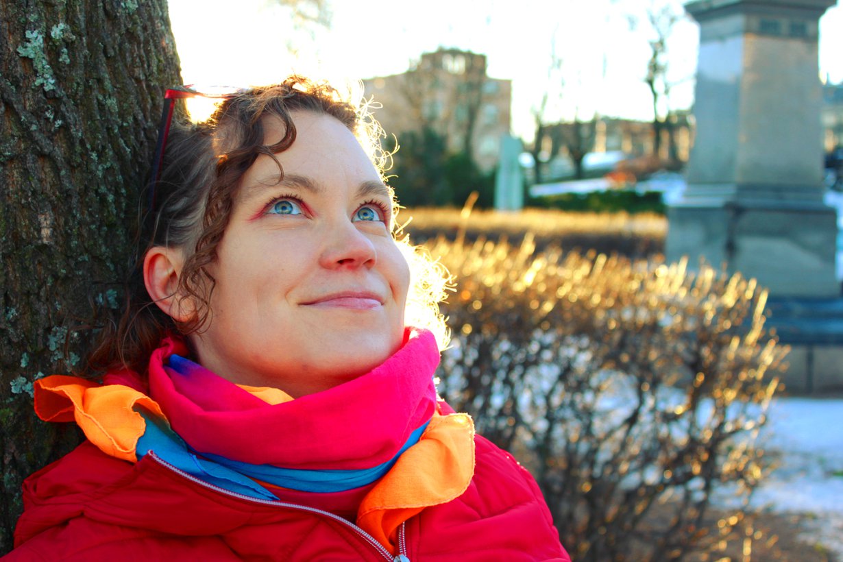 "Haluaisin olemisellani ja tekemisilläni auttaa ihmisiä ymmärtämään erilaisuutta paremmin ja näyttää sen rikkautena", Reetta sanoo.