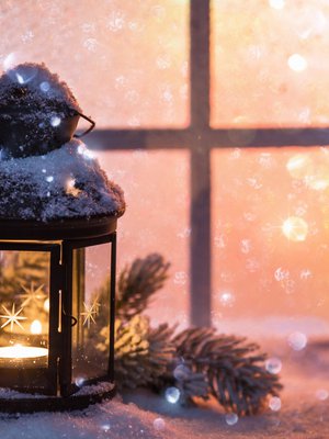 Kynttilöiden valo tuo joulun.