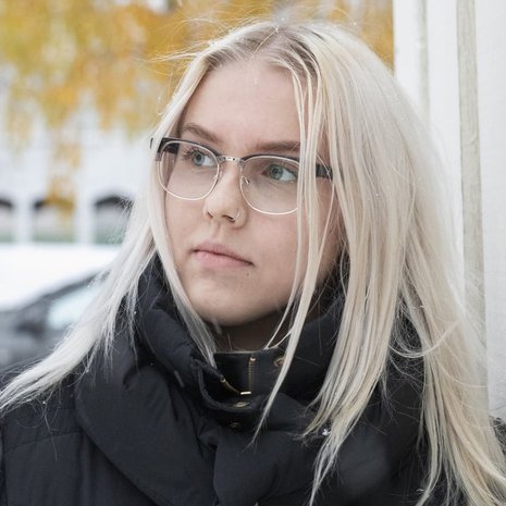 Oululainen Roosa Valkola on 22-vuotias toimintaterapeuttiopiskelija, kynsiteknikko ja personal trainer. Hän on nyt toipunut useita vuosia kestäneestä bulimiasta.