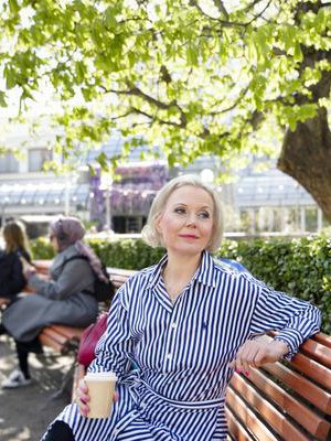 ”Olen aina ajatellut, että kriisitilanteissa olen se, joka auttaa muita. Olen se, joka pärjää”, Hanna sanoo. Muiden avun varassa oleminen on ollut hänelle uusi tilanne.