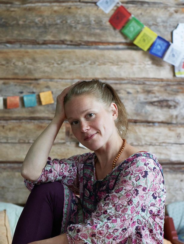 Enää Amanda Pilke ei miellytä ja mukaudu kuten ennen. "Ajattelen, että on muillekin mielenkiintoisempaa, kun annan itsestäni kokonaisen kuvan enkä vain mukaudu toisen toiveisiin."
