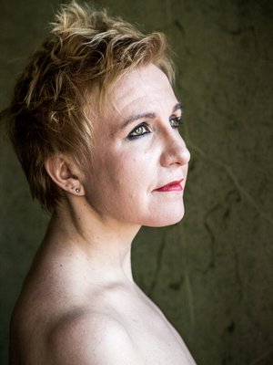 Salla Nazarenko kannustaa naisia nauttimaan seksuaalisuudestaan rohkeasti.