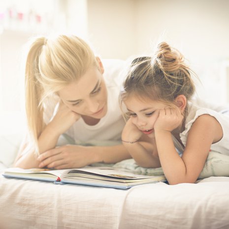 Kirjojen kertomukset vievät toisiin maailmoihin ja voivat kehittää lapsen kykyä myötäelämiseen.